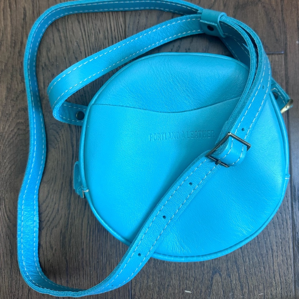 Brand New Portland Leather Vibrant Blue Small Circle Crossbody